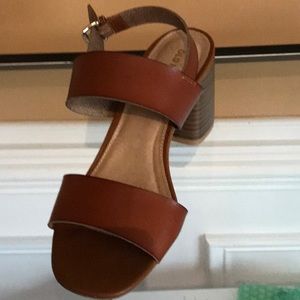 Ladies Casual sandal brown low heel